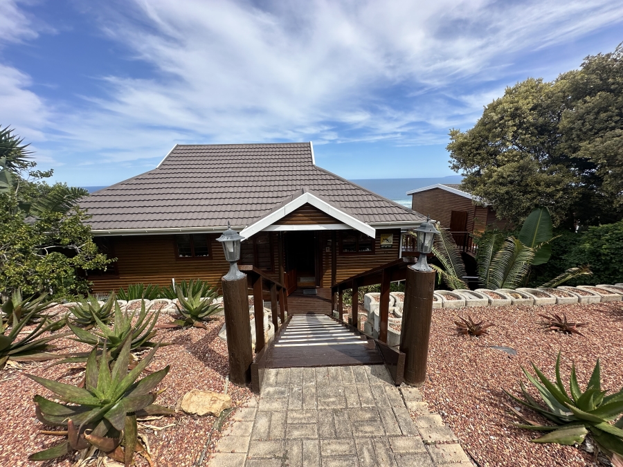 6 Bedroom Property for Sale in Outeniqua Strand Western Cape